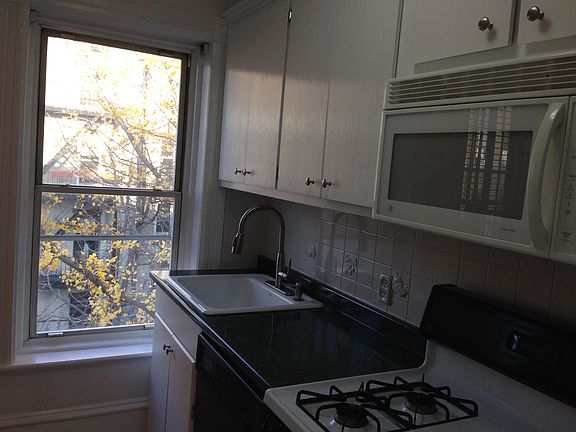 5th image of 93 Garfield Pl #3