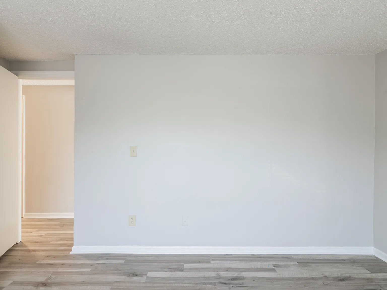 1624 Arlyn Circle - D - 1 — Photo 2