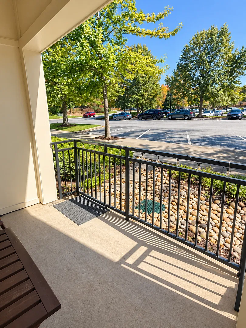 Main Level Biltmore Park Condo, 2 bedrooms/2 bathrooms — Photo 3
