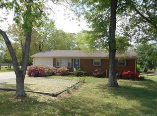 2451 Emmanuel Church Rd, Conover, NC 28613