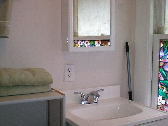 4th image of 1005 Cowper St #5