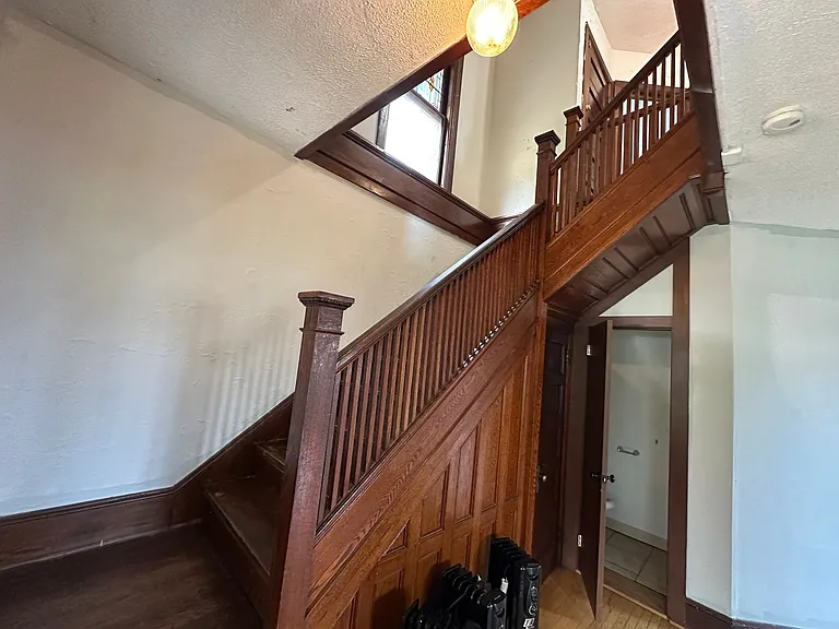 310-312 S Aurora Street — Photo 8
