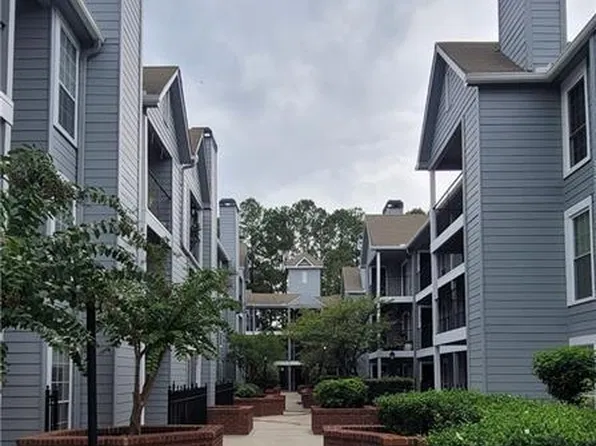 321 Granville Ct, Sandy Springs, GA 30328
