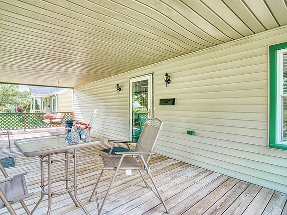 4th image of 1333 Garden Dr