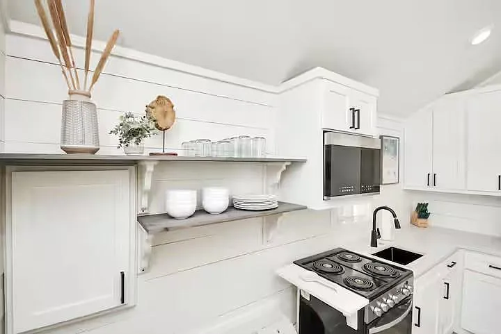 5324 Avenue L — Photo 10