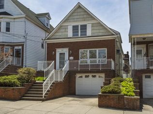 126 W 30th St, Bayonne, NJ 07002