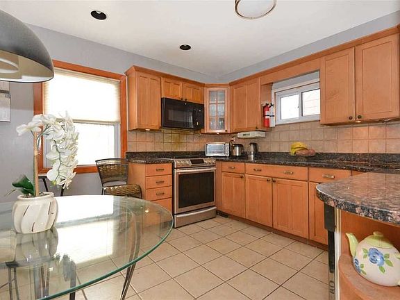 5th image of 164-75 Underhill Ave