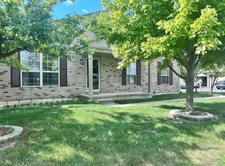 14151 Watersway Dr, Gibraltar, MI 48173