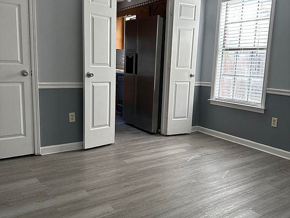 5th image of 3245 Edenshire Ln