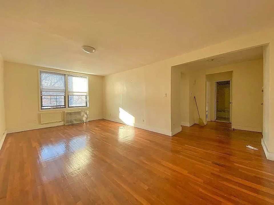 1st image of 270 Clarkson Ave #309