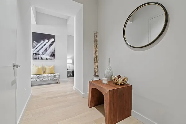 Sold by Luxian International Realty LLC | media 18