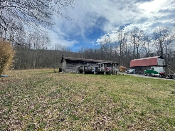 41 Butterfly Ln, Sandstone, WV 25985
