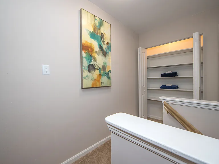 51 Queensbury Way — Photo 5