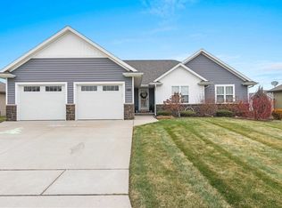 582 Pebblestone Cir, Oneida, WI 54155
