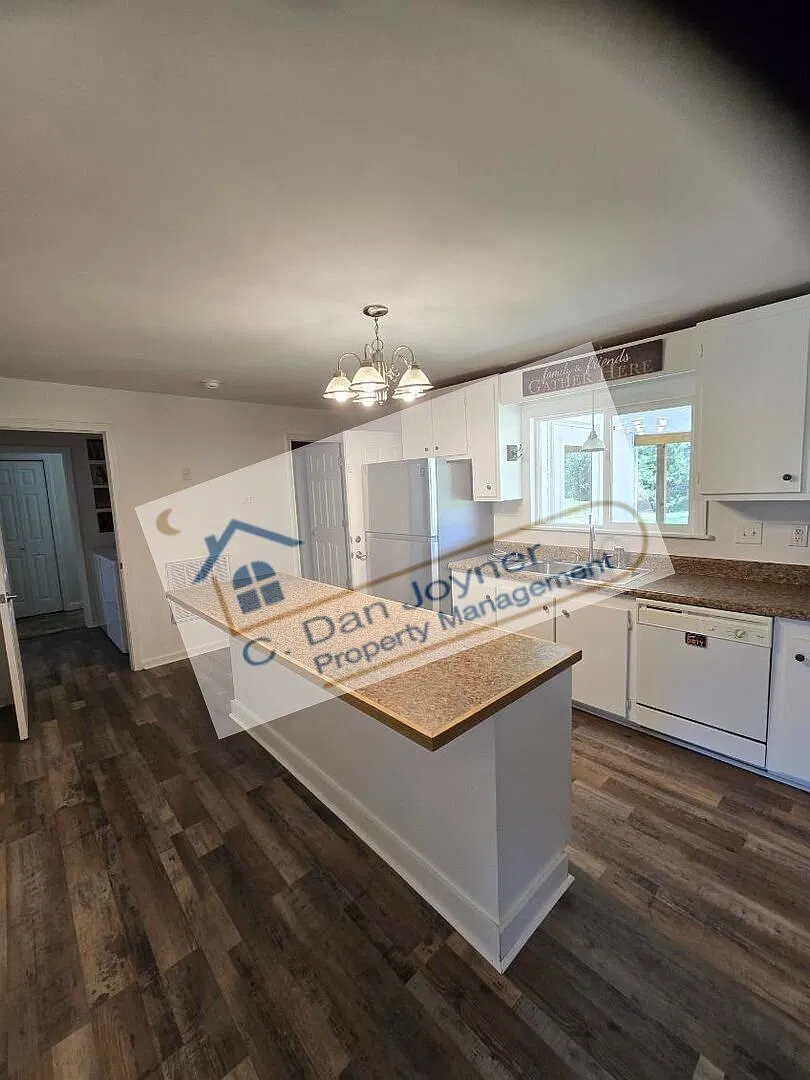 3 Bed, 2 Bath Home Available in Greer — Photo 4