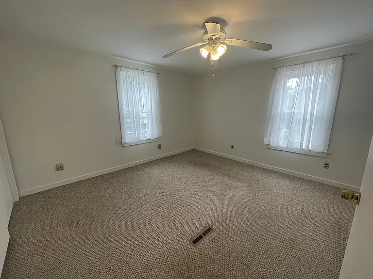 67 Carson Ave — Photo 14