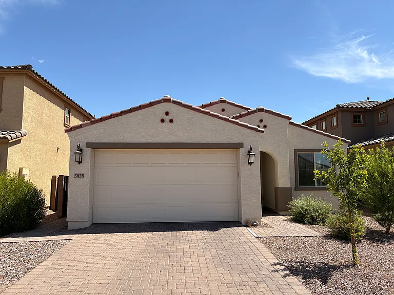 5625 W Roundhouse Rd — Photo 1