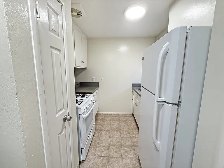 3600 Dimond — Photo 28