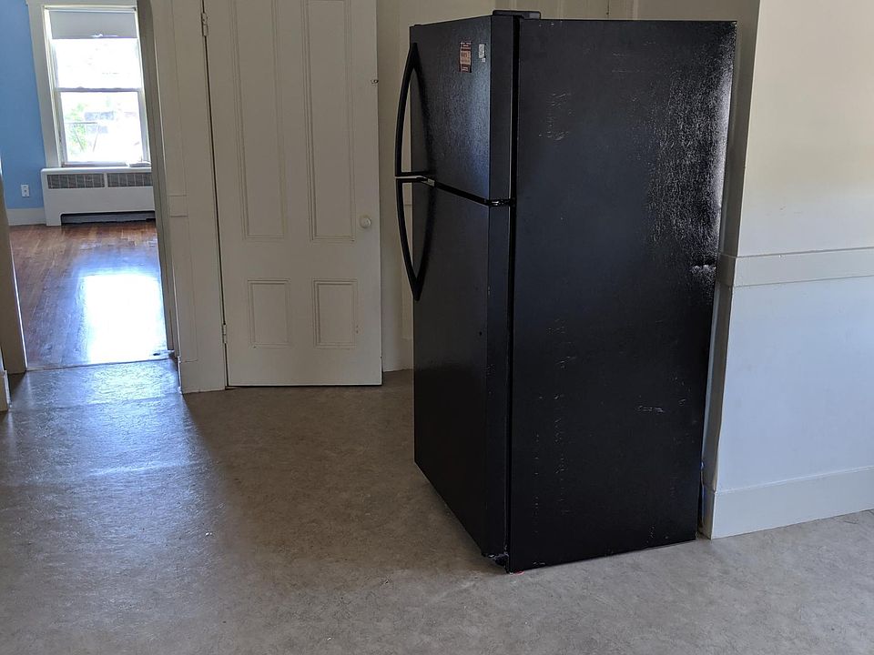 2nd image of 70 Main St Unit 4