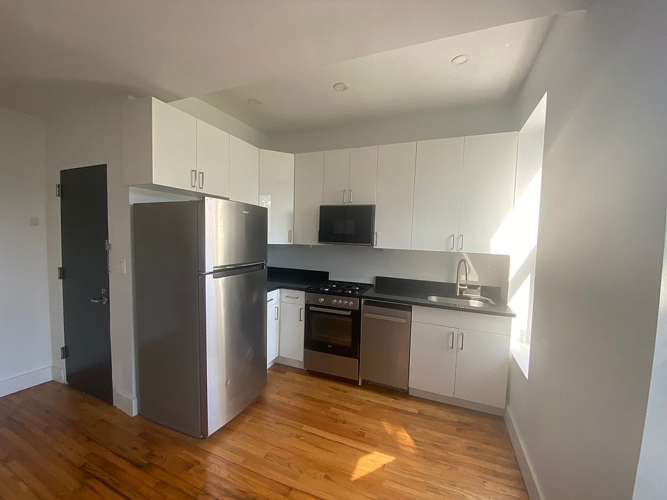 1st image of 606 Willoughby Ave Floor 3