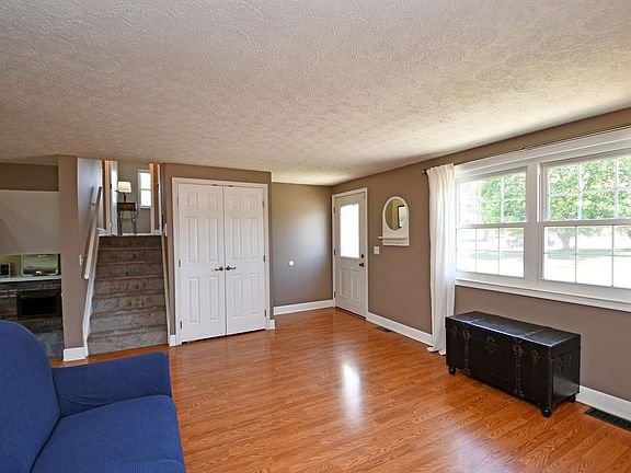 5th image of 209 Etta Ave