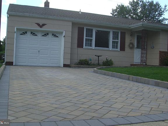 3rd image of 305 Westbrook Dr