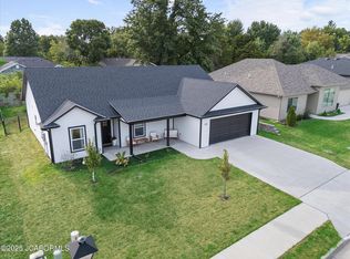 235 N Luna Ln, Columbia, MO 65201