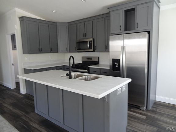 5th image of 405 W Crystal Drive