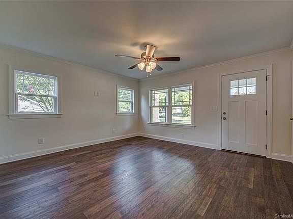 5th image of 202 Harrison Dr