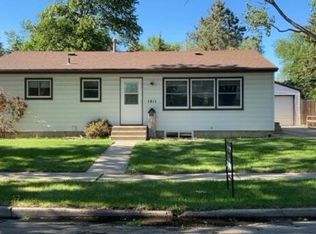 1011 9th Ave NE, Aberdeen, SD 57401