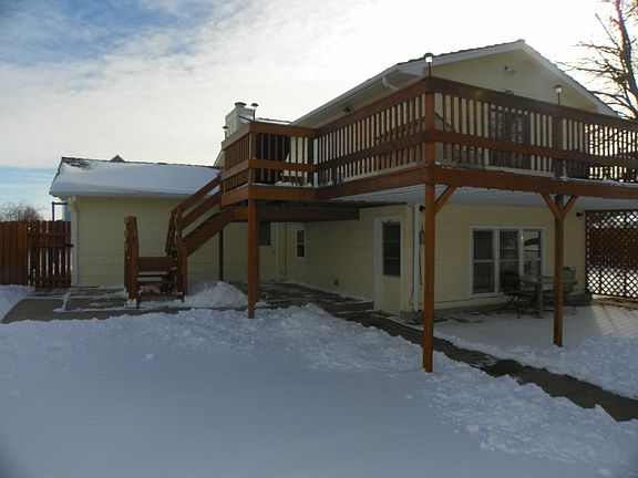 Deck & bonus storage rm