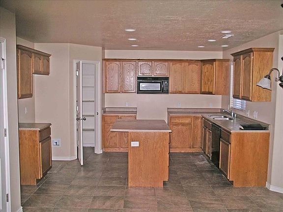 Kitchen Family Room