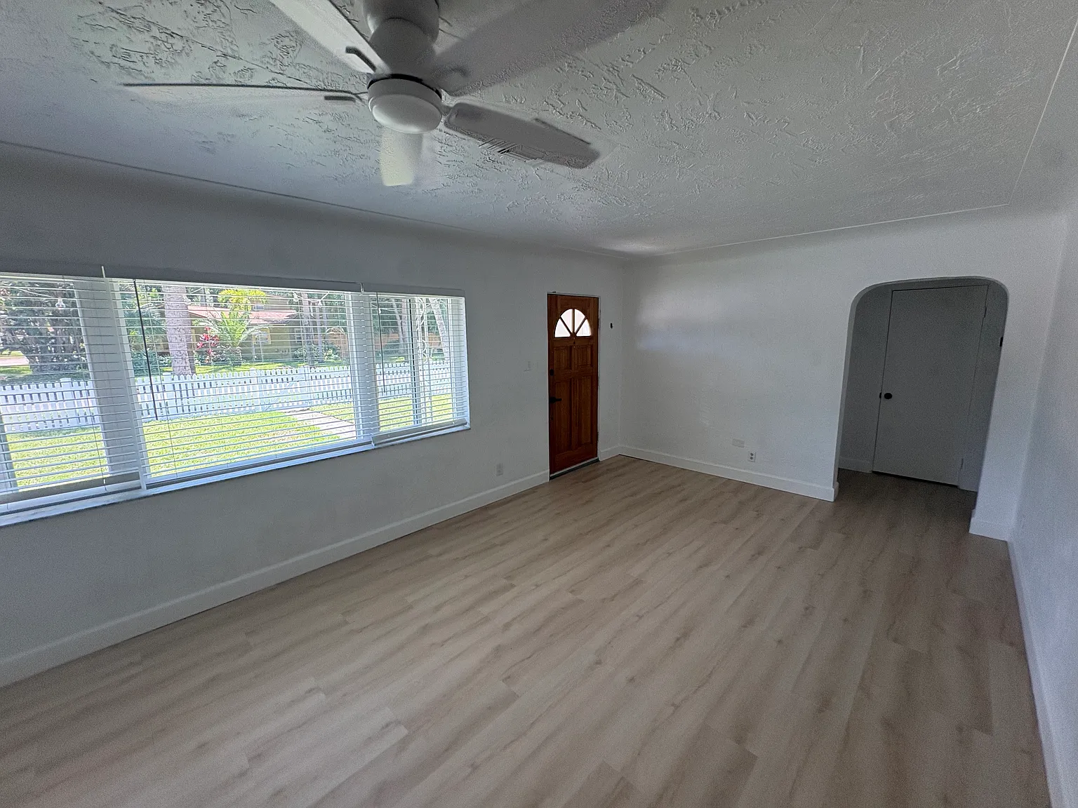 3 bed, 1300 sqft, $2,850 — Photo 3
