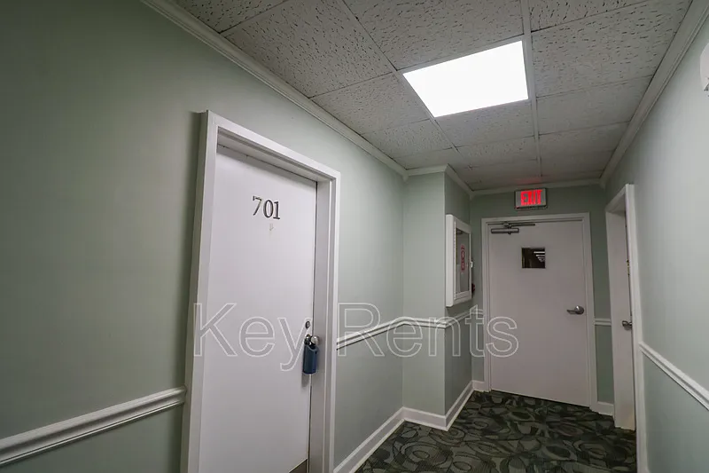 2 bed, 2.0 bath, 1100 sqft, $2,050 — Photo 2