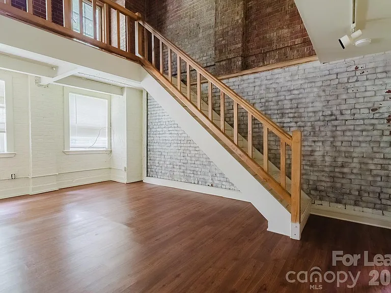 203 W Liberty St #2E — Photo 8