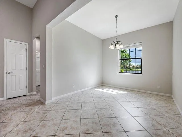 3425 Siena Cir — Photo 15