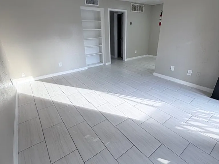 Stoneriver Apartments — Photo 13