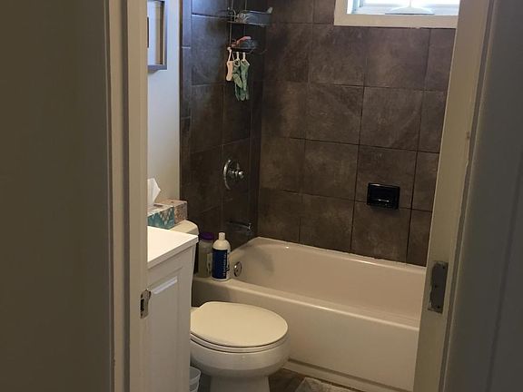 Nicely tiled bath