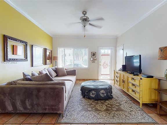 3rd image of 1510 West Ave APT 3