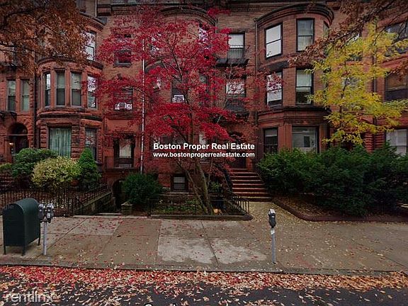 27 Bay State Rd. Boston - Kenmore Building Photo 3