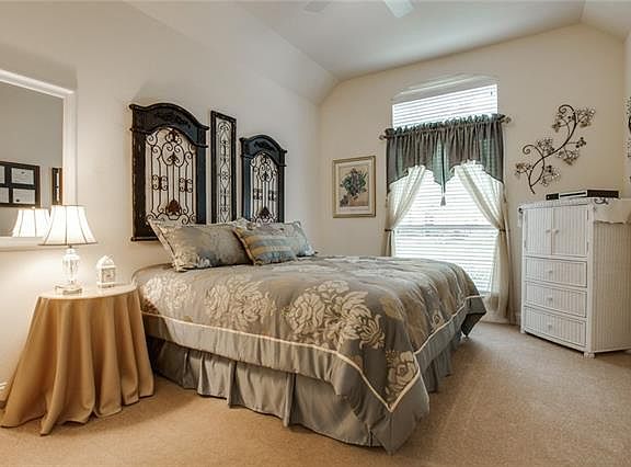 4th image of 360 Pine Valley Dr