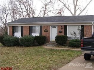 1476 Engelcrest Dr, Saint Louis, MO 63133