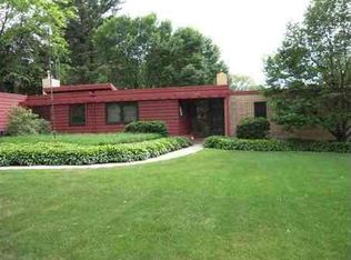 100 Woodlawn Rd, Waterloo, IA 50701