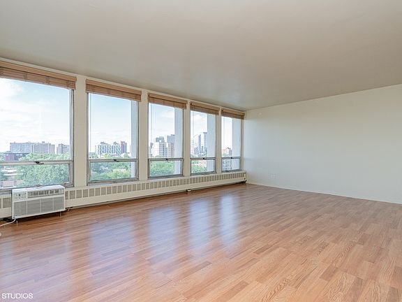 3rd image of 1401 E 55th St APT 1003