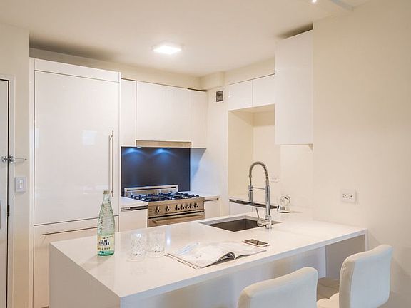 5th image of 301 W 53rd St APT 24A