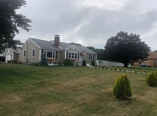 36 Narragansett Blvd, Fairhaven, MA 02719