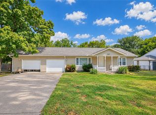 507 E Helena St, Siloam Springs, AR 72761