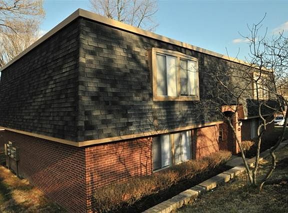 2nd image of 100 Lakeshore Dr #125