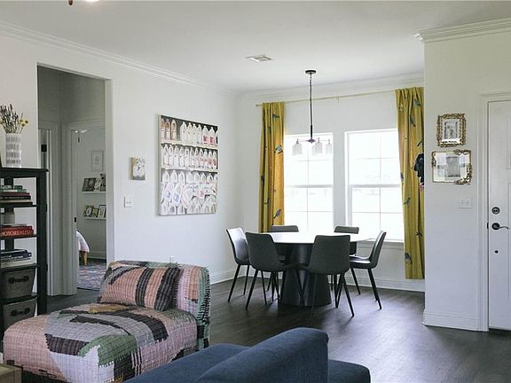 4th image of 303 Meadow Ln #0