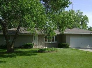 4026 Edna Dr, Grand Island, NE 68803